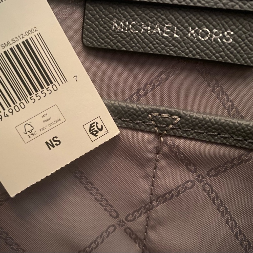 SOLD! NEW! Michael Kors Pearl Grey Voyager Crossgrain Leather Medium Tote Bag - Picture 12 of 12